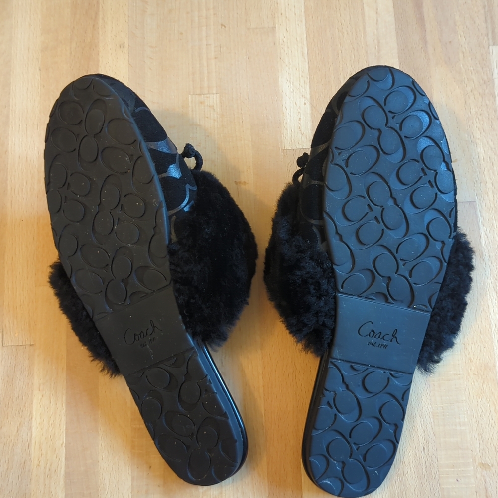 Coach Designer Carra Black Faux Fur Slip-On Slipper Shoes W/ Logo Charm Luxe - Picture 3 of 8